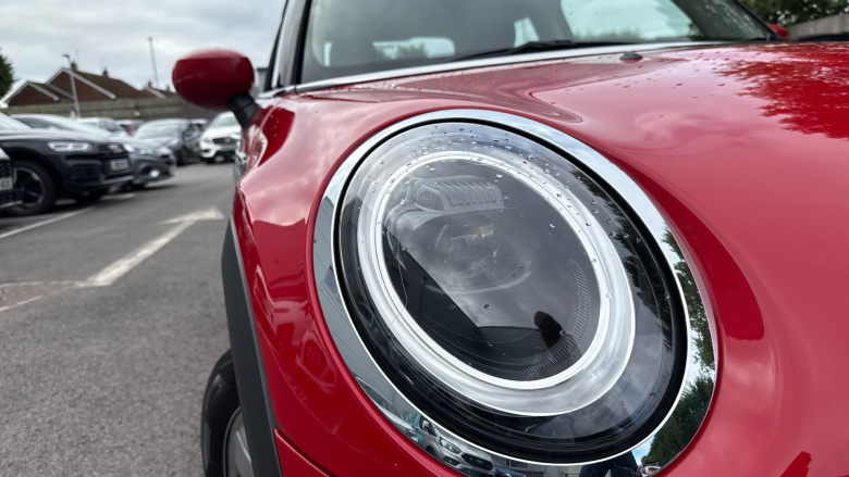 MINI Hatchback 1.5 Cooper Classic 3dr Petrol Hatchback